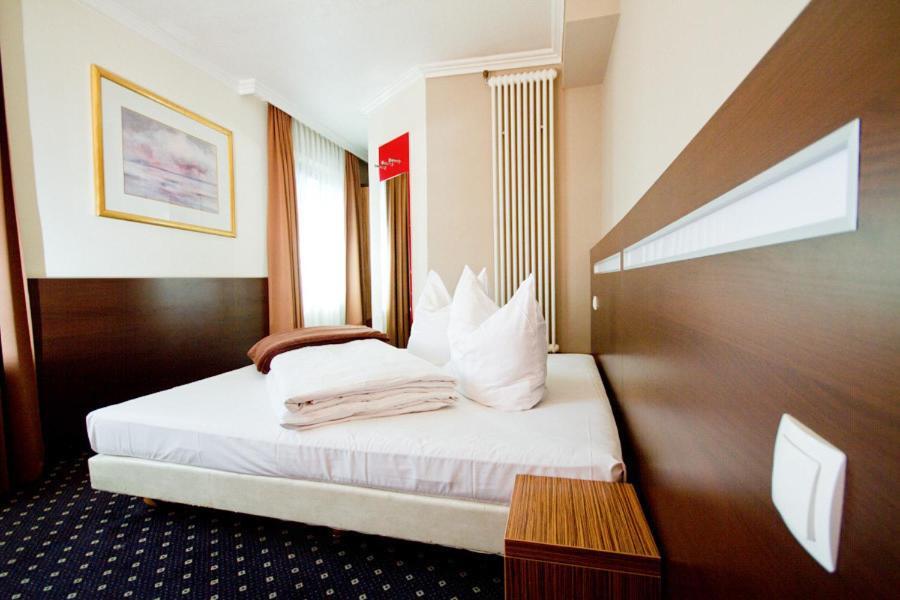 Hotel Tourist فرانكفورت الغرفة الصورة