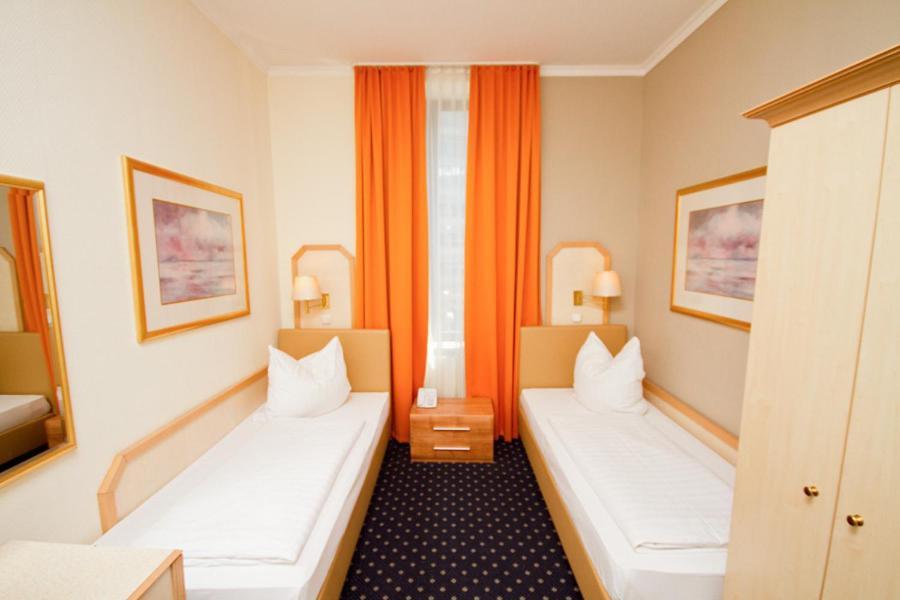 Hotel Tourist فرانكفورت الغرفة الصورة