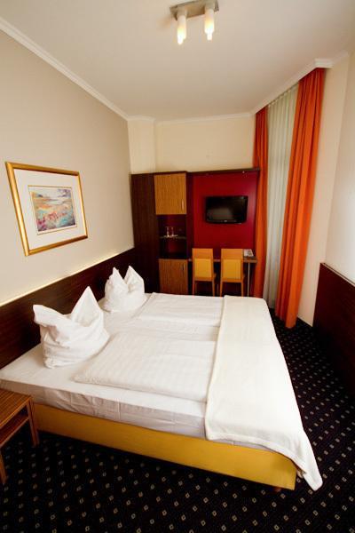 Hotel Tourist فرانكفورت المظهر الخارجي الصورة